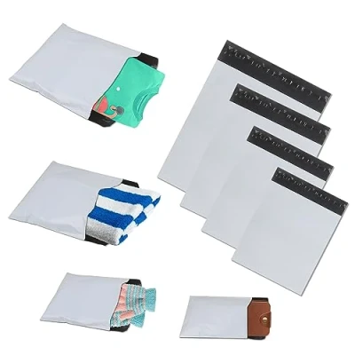 Abbildung von huruirui 100 Stück Versandtaschen Kleine Kunststoff Umschlagtaschen 4 Größen Gemischt Blickdicht Selbstklebend Versand Plastik Versandbeutel für Kleidung Wasserdichte Versandverpackung