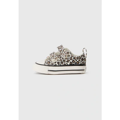 Abbildung von Converse Chuck Taylor ALL STAR Unisex Sneaker low für Kinder, Größe: 18, Egret/white/black Schuhe