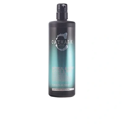 Abbildung von TIGI Catwalk Oatmeal &amp; Honey Shampoo 750 ml