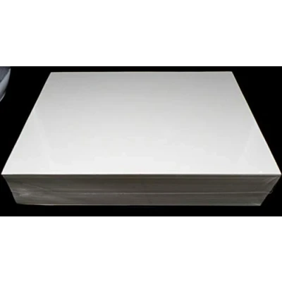 Abbildung von docsmagic.de 100 Magazine Size Comic Backing Boards 218 x 282 mm 24pt White Rückwände Weiß
