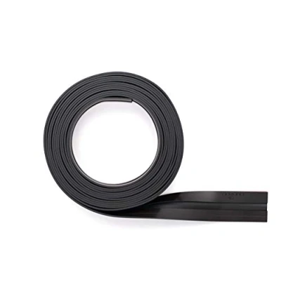 Abbildung von Durable Magnetleiste Durafix Roll 5 m, selbstklebende Leiste zum magnetischen Einklemmen von Dokumenten, individuell zuschneidbar, schwarz, 470801