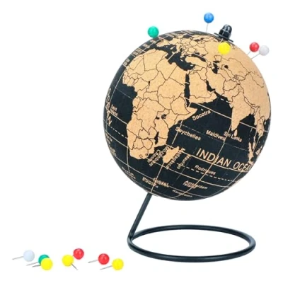 Abbildung von EXERZ Korkglobus 14cm aus Naturkork mit 12 Stecknadeln, Globus englischer Beschriftung, Perfekt zum Markieren von Reisen, Abenteuern, Erinnerungen und Urlaubsplänen