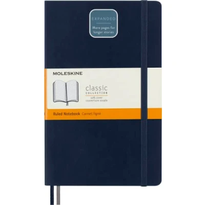 Abbildung von Moleskine Klassisches Notizbuch, Linierte Seiten, Softcover und elastischer Verschluss, Größe 13 x 21 cm, Farbe Saphir Blau, 400 Seiten