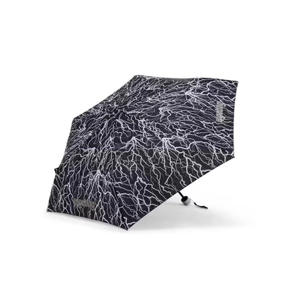 Abbildung von ergobag Regenschirm Kinderschirm für die Schultasche, ultraleicht und klein mit Tasche, reflektierend windfest Super ReflektBär Schwarz