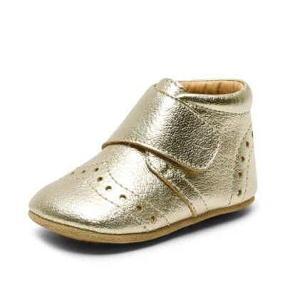 Abbildung von Bisgaard Petit Unisex Krabbelschuh für Kinder, Größe: 21, Gold Schuhe