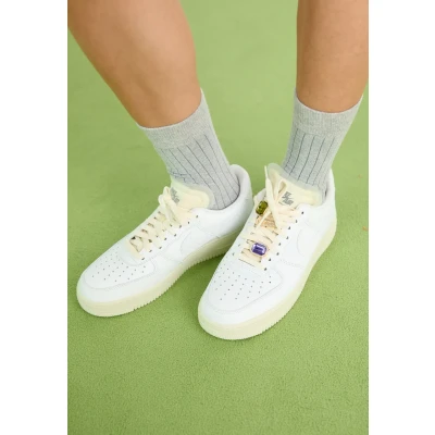 Abbildung von Nike Sportswear AIR Force 1 Sneaker low, Damen, Größe: 35.5, Summit white Leder