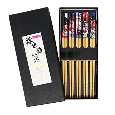 Abbildung von EXZACT Essstäbchen Geschenkset 5 Paar Wiederverwendbare Natürliche Bambus In Einer Schönen Schwarzen Handgefertigten Schachtel Dekorierter Japanischer Glückskatzen