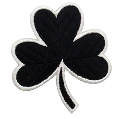 Abbildung von Taktischer irischer Klee Glücklicher Shamrock Bestickter Aufnäher mit Haken und Flauschbänder, Weiß schwarz