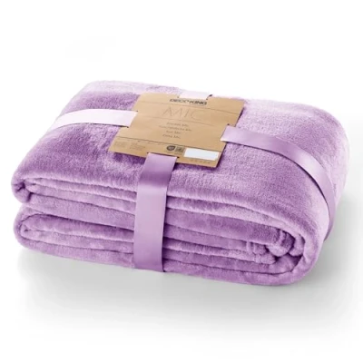 Abbildung von DecoKing Kuscheldecke 70x150 cm lila Decke Microfaser Tagesdecke Fleece weich sanft kuschelig Lilac Mic