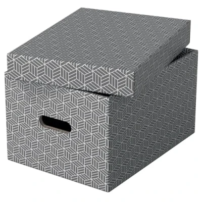 Abbildung von Esselte 3er Set mittelgroße Aufbewahrungs &amp; Geschenkboxen mit Deckel, Schachteln für Wohnung/Büro Organisationszwecke, 100% recycelter Karton, recycelbar, geometrische Designs, Grau, 628283