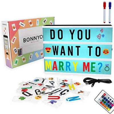 Abbildung von Light Box mit Farbwechsel, 400 Buchstaben, Emojis, 2 Stifte, USB BONNYCO Ä Ö Ü ß Led Lichtkasten Buchstaben 16 Farben Programme Leuchtkasten Schlafzimmer Wohnzimmer Deko &amp; Geschenk