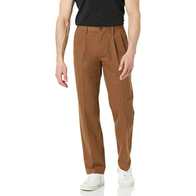 Abbildung von Amazon Essentials Herren Knitterfreie Chinohose mit klassischer Passform und Bügelfalte (erhältlich in Big &amp; Tall), Dunkles Khakibraun, 32W / 30L