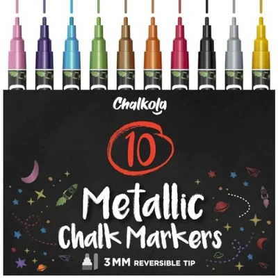 Abbildung von Chalkola Kreidestifte für Tafel Abwaschbar 10 Metallic Stifte mit 3mm Umkehrbarer Spitze Kreide Stift Fenster, Tafel, Whiteboard &amp; als Glasstift. Chalk markers Erwachsene Kinder