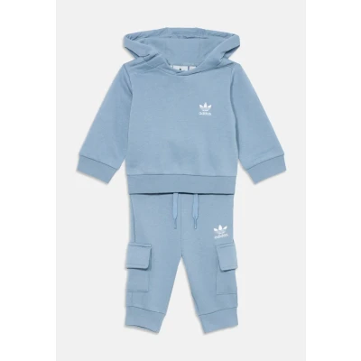 Abbildung von adidas Originals Trainingsanzug »HOODIE SET«, (2 tlg.)