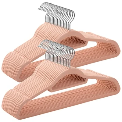 Abbildung von SONGMICS Kleiderbügel Samt, 50er Set, Bügel, rutschfest, kleine Stange für Krawatten, 360 drehbarer Haken, 0,6 cm dick, platzsparend, 43,5 lang, Mäntel, Hosen, Silber Hellrosa CRF50PK