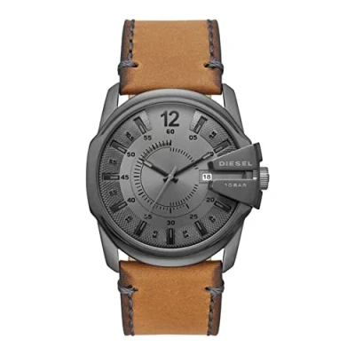 Abbildung von Diesel Herrenuhr Master Chief, Dreizeigeruhrwerk, 43 mm Gunmetal Edelstahlgehäuse mit Lederarmband, DZ1964