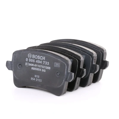 Abbildung von BOSCH 0 986 494 733 Bremsbelagsatz Low Metallic mit Anti Quietsch Blech, Schrauben Feder, Zubehör AUDI: A5 B8 Sportback, Q5, A4 Allroad