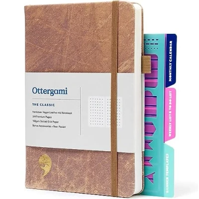Abbildung von Ottergami Bullet Journal Notizbuch gepunktet Hochwertiges, dickes Papier mit 150 g/m² The Classic A5 dotted Bulletjournal vorgedruckten Punkten und zusätzlichen Schablonen