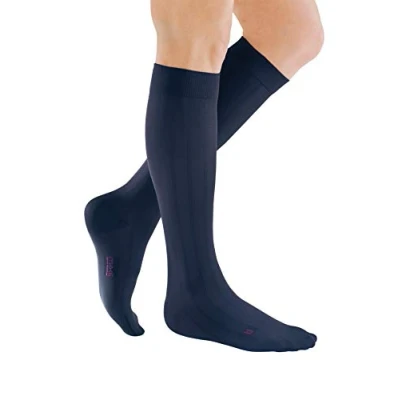 Abbildung von medi mediven for men Kompressionsstrümpfe für Herren Kniestrümpfe CCL2 Marine Größe III Normal Hergestellt aus Hightech Fasern Mit Clima Comfort &amp; Fresh