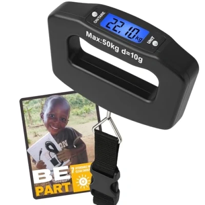 Abbildung von VILLAGEBOOM elektronische Gepäckwaage Tragbare digitale Kofferwaage bis 50 kg mit LCD Display + Sozialer Mehrwert Jeder Kauf unterstützt Solarprojekte in Afrika