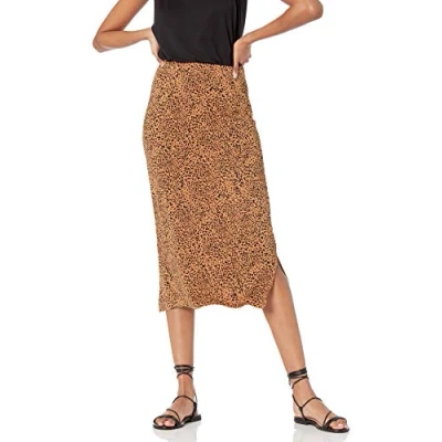 Abbildung von Amazon Essentials Damen Midirock aus Strick zum Hieinschlüpfen (erhältlich in Übergröße), Dunkles Kamelbraun Leopardenmuster, XXL