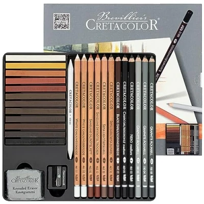 Abbildung von CRETACOLOR Skizzierset 27 teilig, inkl. Radiergummi und Spitzer, ideale Grundausstattung, weicher satter Abstrich, im robusten Metalletui, für Einsteiger Profis