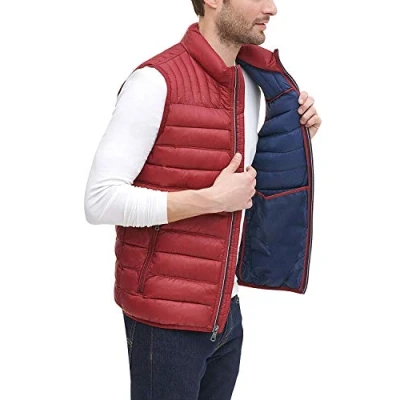 Abbildung von Tommy Hilfiger Herren Lightweight Packable Puffer Vest Daunenweste, Rot/Ausflug, einfarbig (Getaway Solids), L