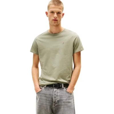 Abbildung von Tommy Jeans T Shirt »TJM ESSENTIAL SOLID TEE«, mit Rundhalsausschnitt und dezenter Logo Flag
