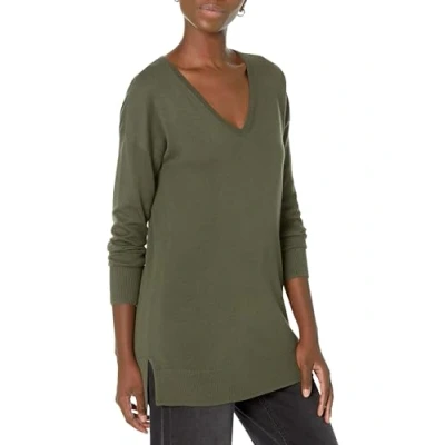 Abbildung von Amazon Essentials Damen Leichter Tunika Pullover Mit Langen Ärmeln Und V Ausschnitt (Erhältlich In Übergröße), Dunkles Olivgrün, XXL