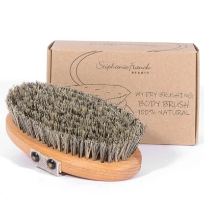 Abbildung von Stephanie Franck Beauty Dry Brushing Body Brush Trockenmassage Körperbürste aus Tampico Fibre, Rosshaar und Buchenholz FSC zertifiziert Peeling straffe Haut Plastikfrei Made in Germany