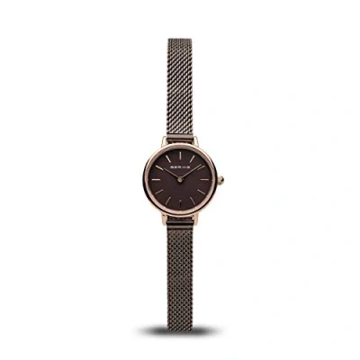 Abbildung von BERING Damen Uhr Quarz Movement Classic Collection mit Edelstahl und Saphirglas 11022 064