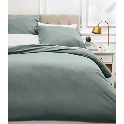 Abbildung von Amazon Basics 3 Stück Deluxe Bettwäsche Set aus Mikrofaser, 240 x 220 cm, Dunkelgrau, Geometrisch
