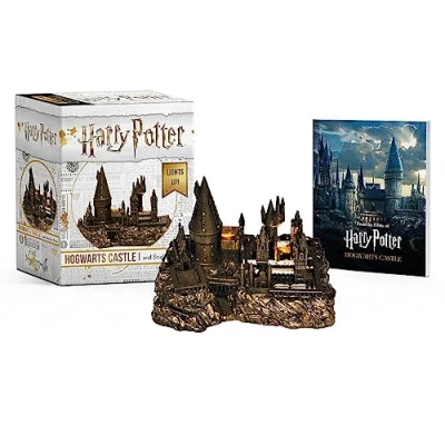 Abbildung von Harry Potter Hogwarts Castle and Sticker Book: Lights Up! (RP Minis)