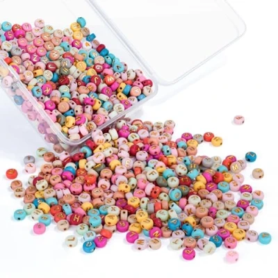 Abbildung von Cheerhom 1000 Stück buchstabenperlen, Bunte A Z Perlen für Armbänder mit Aufbewahrungsbox, 7 mm Acrylperlen Beads Set, zum Auffädeln Selber Machen Halsketten Schmuck DIY Herstellung