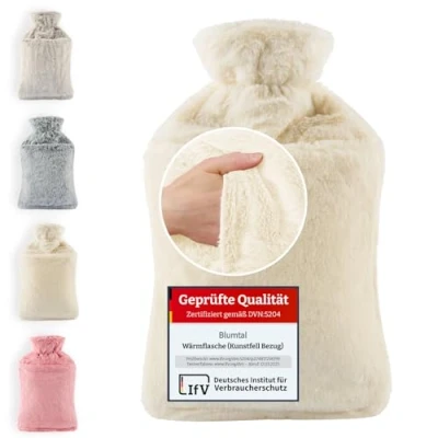 Abbildung von Blumtal Premium Wärmflasche mit Bezug &amp; Tasche aus weichem Kunstfell Wärmeflasche Naturkautschuk Handwärmer für Hände auslaufsichere Bettflasche Weiß