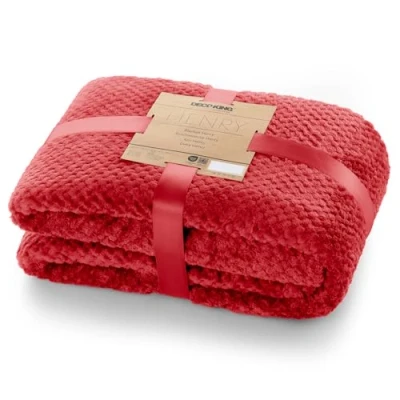 Abbildung von DecoKing Kuscheldecke 150x200 cm rot Decke Microfaser Wohndecke Tagesdecke Fleece weich sanft kuschelig skandinavischer Stil Henry