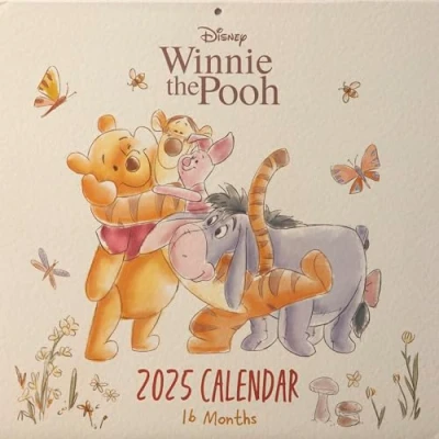 Abbildung von Pyramid Winnie the Pooh 2025 Broschürenkalender, 30x30cm, Kalender mit schönen Abenteuern von und Freunden, Monatskalender für Fans des beliebten Kinderbuchklassiker, Papierumschlag