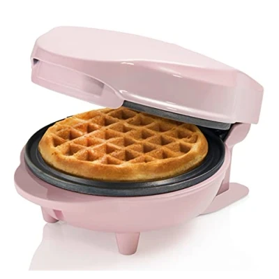 Abbildung von Bestron Mini Waffeleisen für klassische Waffeln, kleiner Waffelmaker mit Antihaftbeschichtung, Kindergeburtstage, Familienfeiern, Ostern oder Weihnachten, Retro Design, 550 Watt, Farbe: Rosa