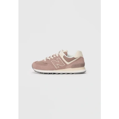 Abbildung von New Balance 574 Sneaker low, Damen, Größe: 42.5, Rust Schuhe