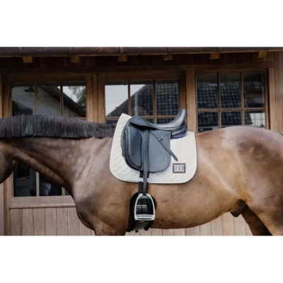 Abbildung von Kentucky Horsewear Schabracke Diamond Competiton Dressur Weiß