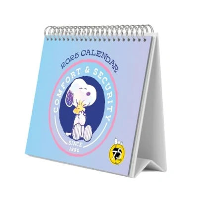 Abbildung von Grupo Erik Kalender 2025 Tischkalender Snoopy Familienplaner zum Aufstellen 20 x 17 cm Jahreskalender Offizieller Fanartikel