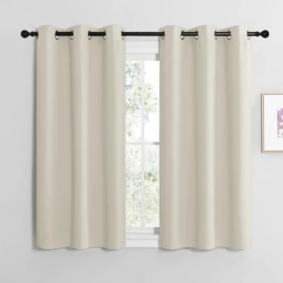 Abbildung von NICETOWN Verdunklungsvorhänge Beige Gardinen 2er Set H120 x B107 cm Blickdichter Vorhang mit Ösen Vorhänge Wohnzimmer Kurz Fenstergardinen Modern Thermal Curtains, Hellbeige