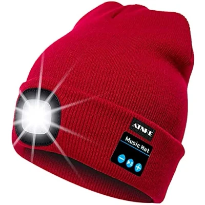Abbildung von ATNKE LED beleuchtete Bluetooth Beanie Kappe, wiederaufladbare USB Musikalische Laufmütze mit extrem hellem 4 Licht wasserdichte Lampe für das Skifahren Wandern Camping Radfahren (Rot)
