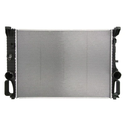 Abbildung von NISSENS 67102A Kühler, Motorkühlung Aluminium 640 459 32 Kühlrippen gelötet MERCEDES BENZ: E Class Saloon