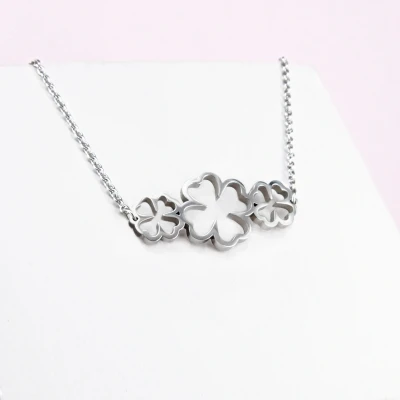 Abbildung von Ponytail&amp;Co Kette Mit 3 Kleeblättern Stahl 38+6cm