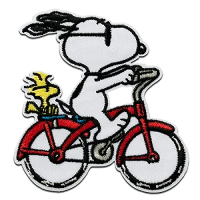 Abbildung von Mono Quick Peanuts Snoopy Fahrrad Aufnäher, Bügelbild, Aufbügler, Applikationen, Patches, Flicken, zum aufbügeln, Größe: 7,8 x 7,4 cm
