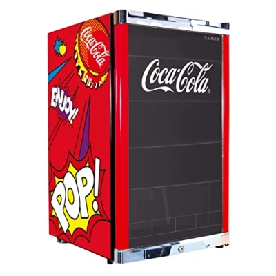 Abbildung von CUBES HighCube Flaschenkühlschrank Coca Cola PopArt / 84,5 cm Höhe 104 kWh/Jahr 115 L Kühlteil