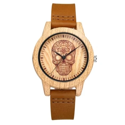 Abbildung von JewelryWe Totenkopf Uhr aus Holz und Echtleder: Vintage Punk Halloween Schädel Holzmaserung Armbanduhr Herren Damen Braun Lederarmband Analog Quarz Geschenk für Männer Frauen
