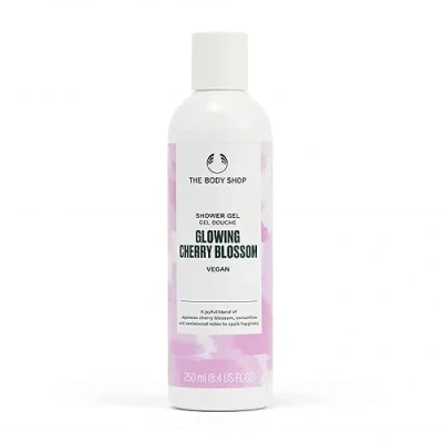 Abbildung von The Body Shop Duschgel Glowing Cherry Blossom, Veganes und Zertifiziertes Produkt, 92% Natürliche Inhaltsstoffe, Blumiger Duft, Flasche aus Recyceltem Kunststoff, 250ml