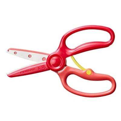 Abbildung von Fiskars Kinderschere, Ab 3 Jahren, Zum Erlernen des Schneidens, Länge: 13 cm, Metall Klingen mit Kunststoff Überzug/Kunststoff Griffe, Rot, Training, 1064067